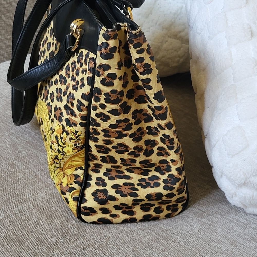 GIANNI VERSACE BAROQUE LEOPARD SHOULDER..Authentic.. - Picture 3 of 16